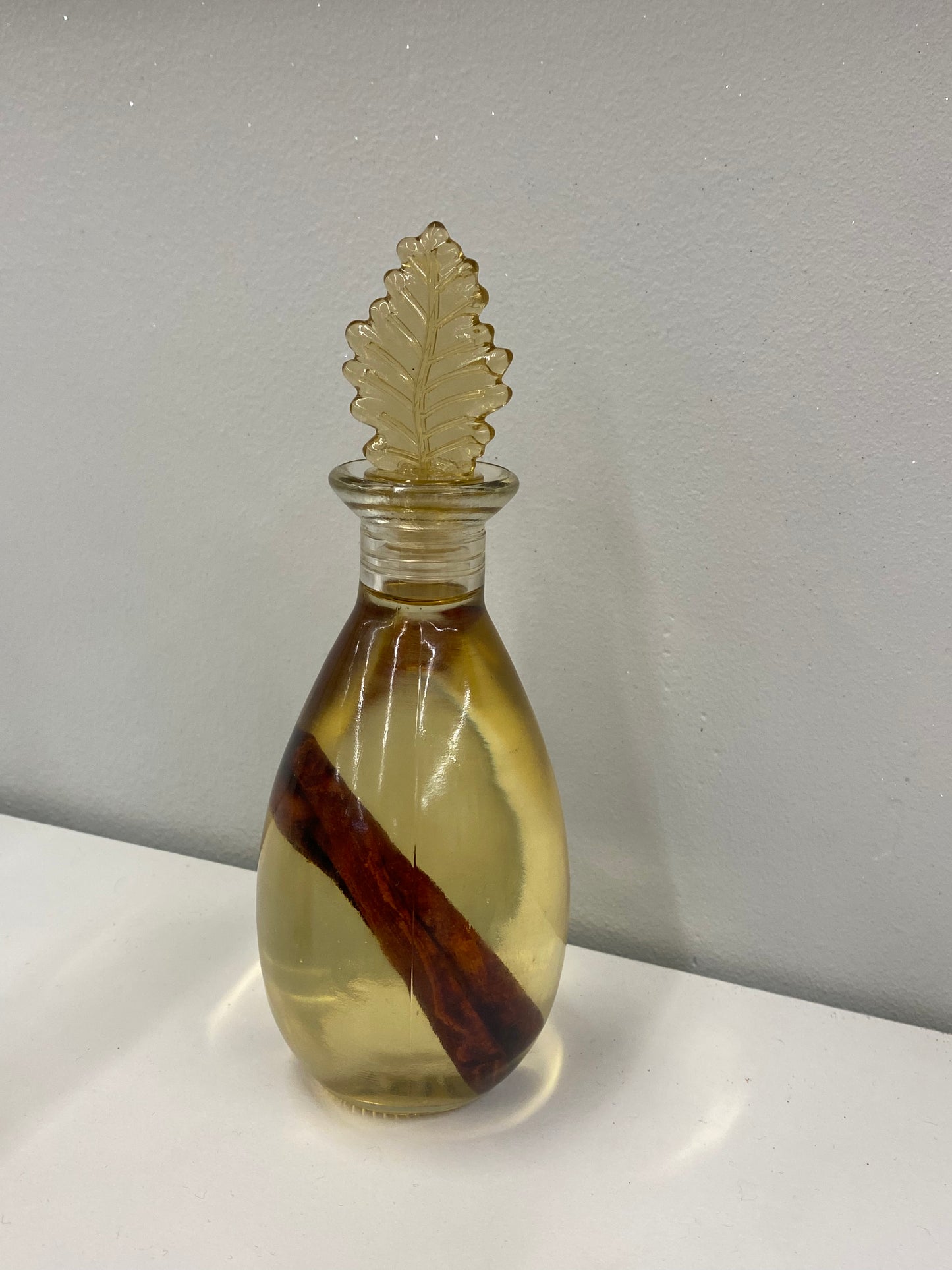 Anointing oil leaf bottle