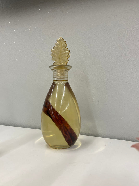 Anointing oil leaf bottle
